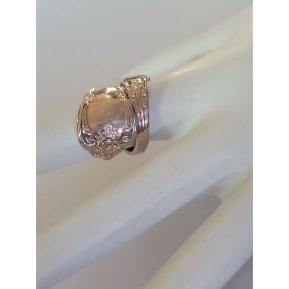 Vintage WM. A. Rogers Oneida Silver Spoon Ring size 4.5 adjustable floral pretty - Picture 1 of 7